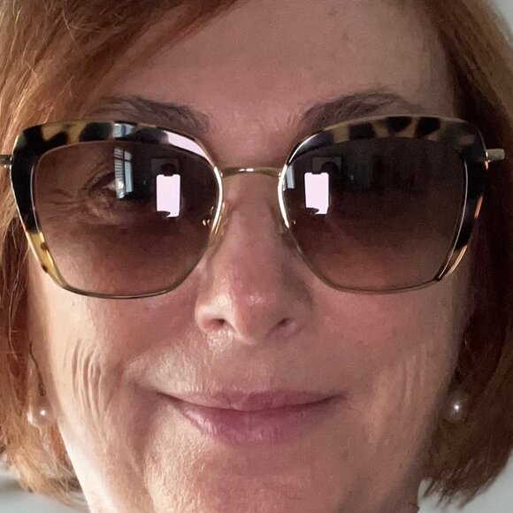 MIU MIU Sunglasses - Tortoiseshell pattern and gold detail - Authentic - Picture 10 of 17